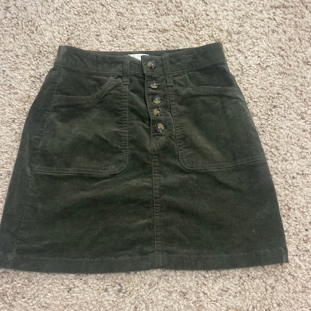 SO size 5/27W green women’s skirt